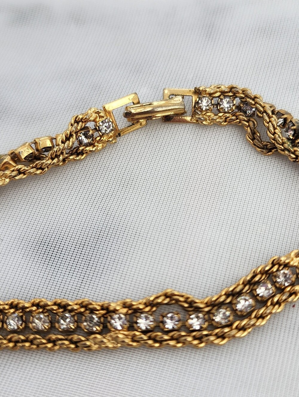 Vintage Gold Tone & Rhinestone  Twisted Weaved Rope Chain Bracelet    sz 6.5" - Picture 6 of 6